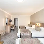 Brandon House 4*